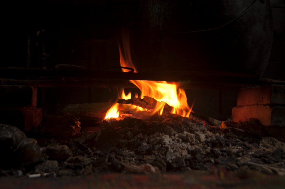 Light ashes black fire