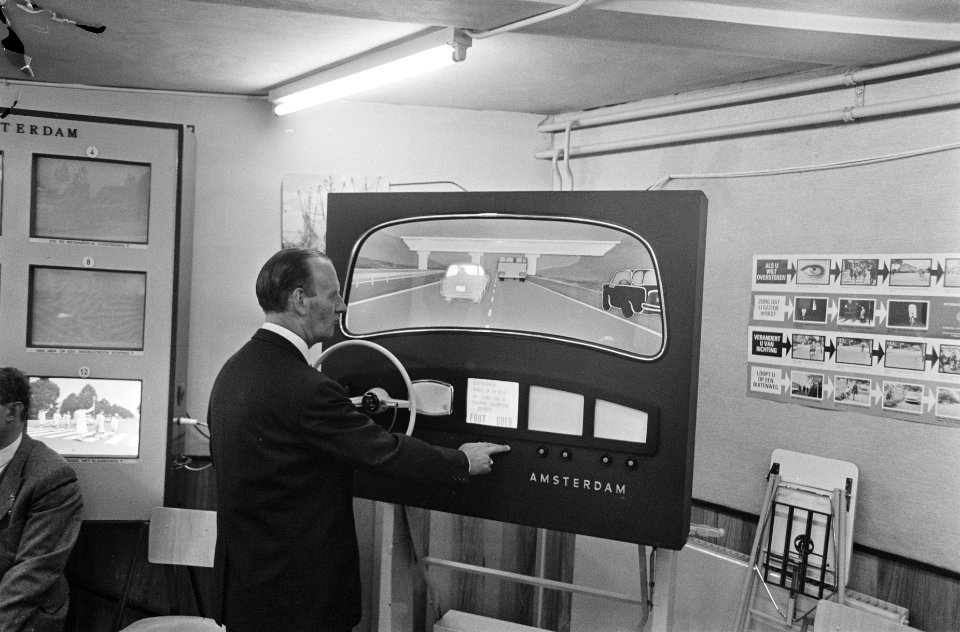 Demonstratie van een verkeersimulator, Bestanddeelnr 922-5597