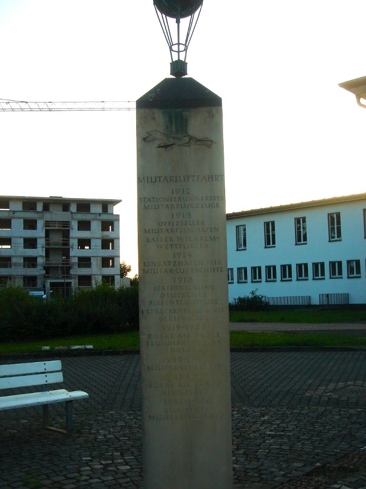 Denkmal Seite Militaer