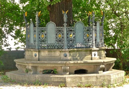 Denkmal Karolinenplatz Passau