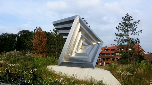 Denhaag kunstwerk the gift