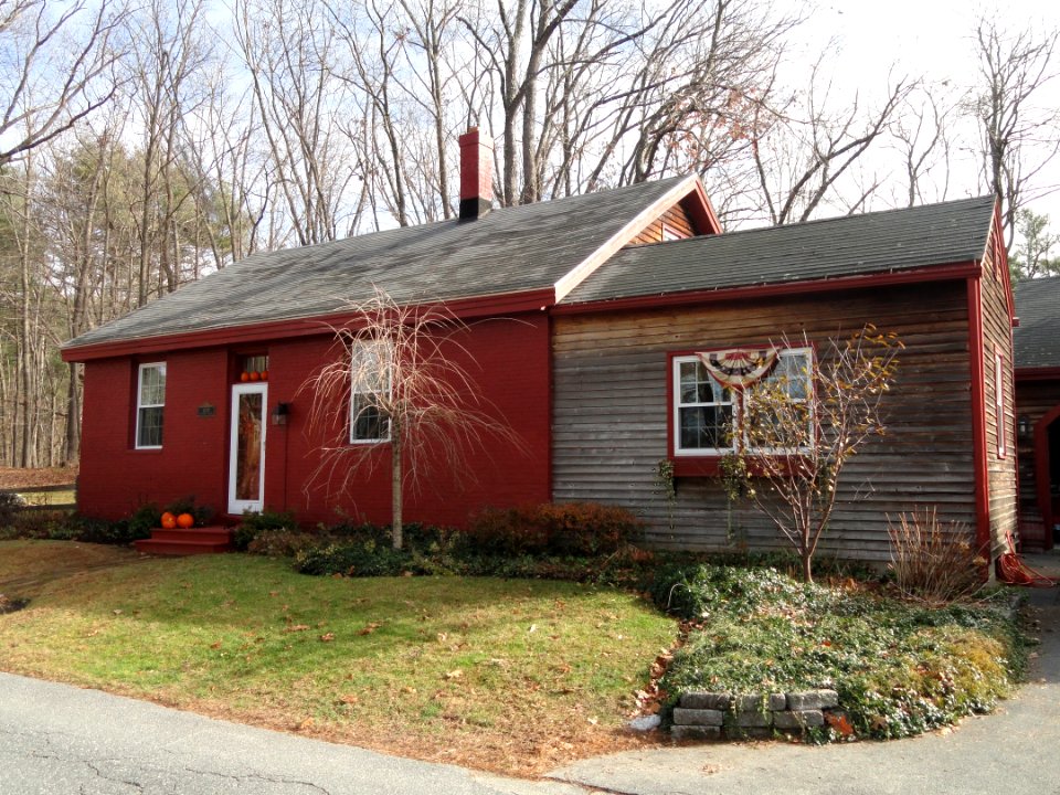 Dennison School House, Southbridge, MA - DSC02643