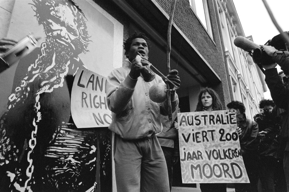 Demonstratie voor Australische ambassade tegen behandeling Aboriginals, Bestanddeelnr 934-1768
