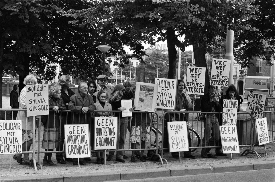 Demonstratie tegen Berufsverbot in Den Haag , m.b.t. Sylvia Singold, Bestanddeelnr 929-2841