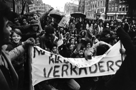 Demonstratie van Zuid-Molukkers samen met de Vrijheidsschool te Amsterdam, Bestanddeelnr 923-9724