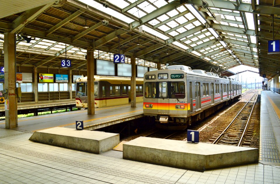 Dentetsu-Toyama Station, platform-1