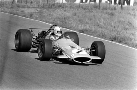 Denny Hulme in McLaren-Ford, Bestanddeelnr 922-5455