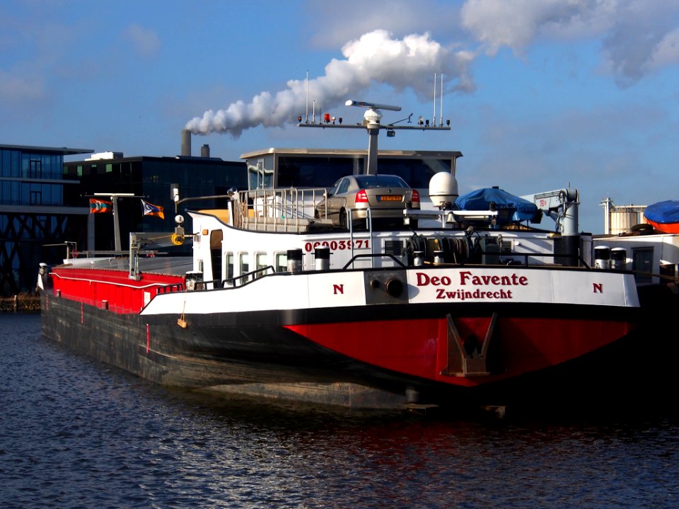 Deo Favente, ENI 06003971 at Port of Amsterdam, photo1