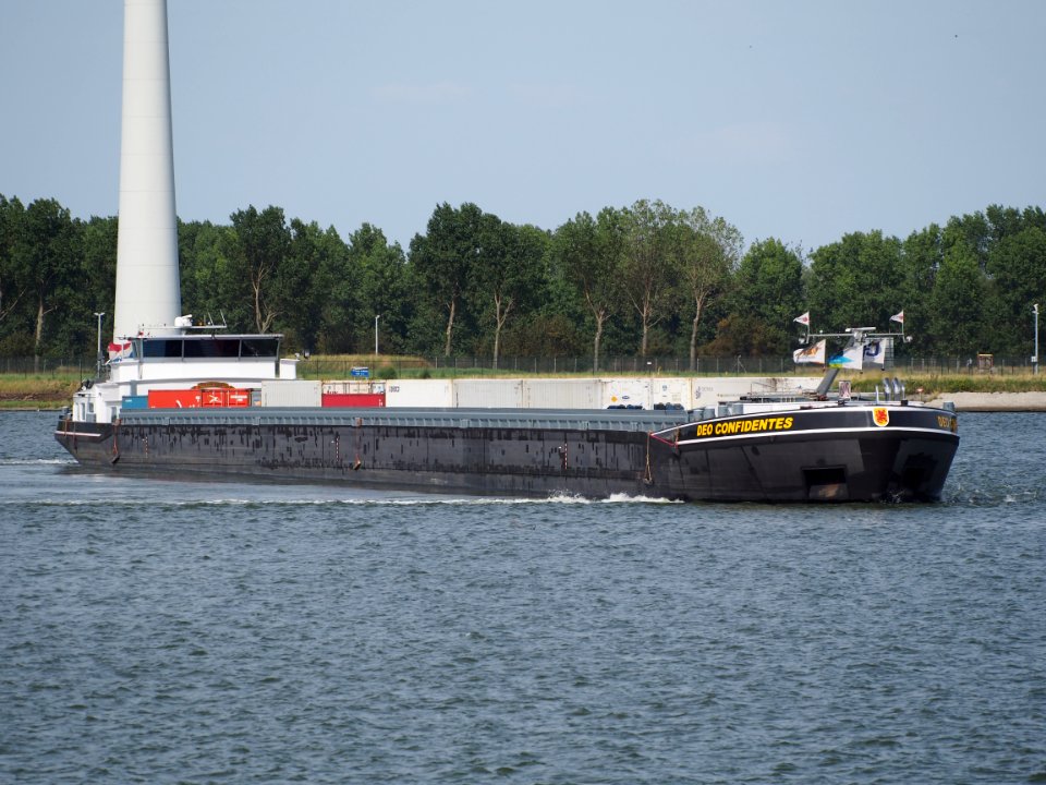 Deo Confidentes ENI 02330120, Port of Antwerp