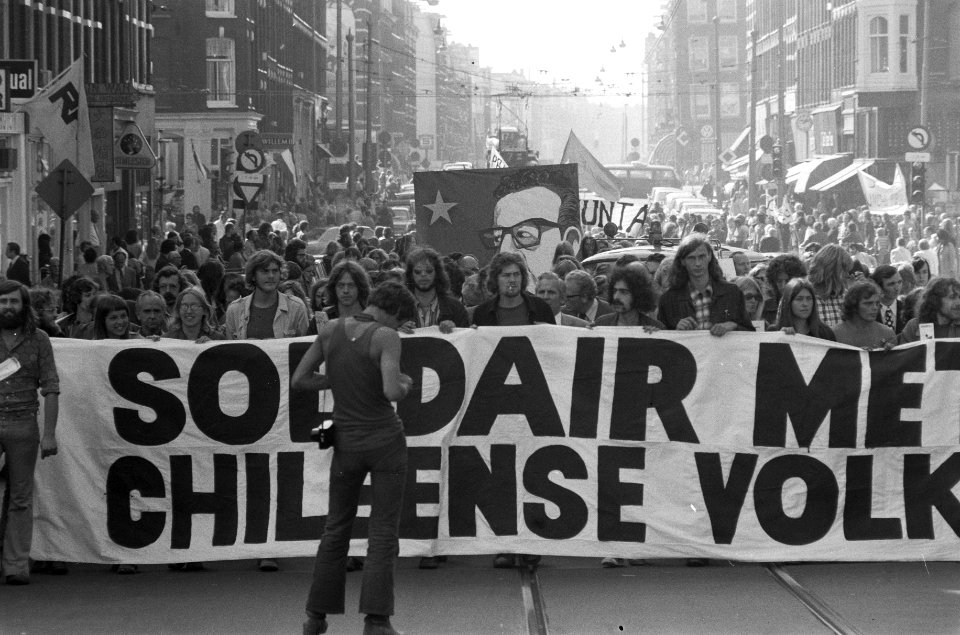 Demonstratie tegen coup in Chili, overzicht demonstratie, Bestanddeelnr 926-6855