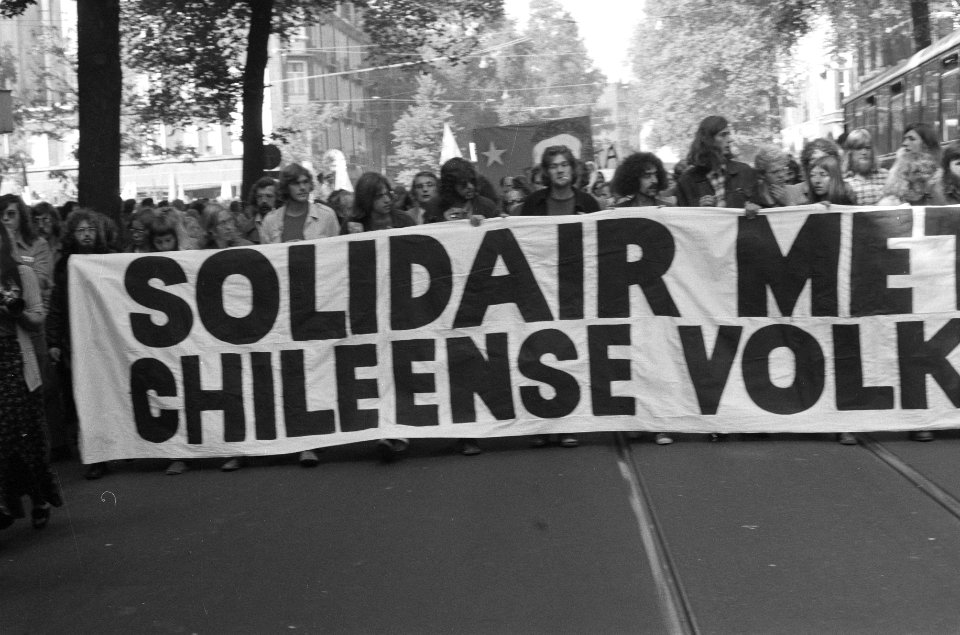 Demonstratie tegen coup in Chili, overzicht demonstratie, Bestanddeelnr 926-6854