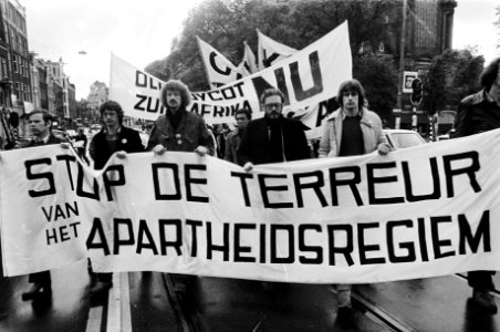 Demonstratie tegen Apartheid in Zuid Afrika in Amsterdam, Bestanddeelnr 930-8951