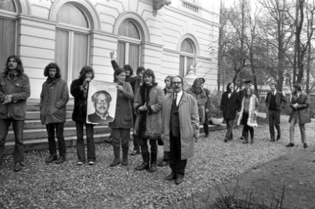 Demonstratie tegen beleid van regering van Pakistan bij ambassade van Pakistan D, Bestanddeelnr 925-1964