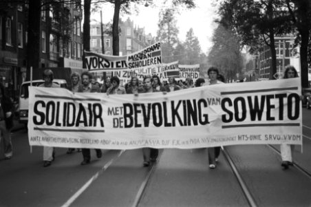 Demonstratie tegen apartheid in Zuid-Afrika in Amsterdam, Bestanddeelnr 928-6509