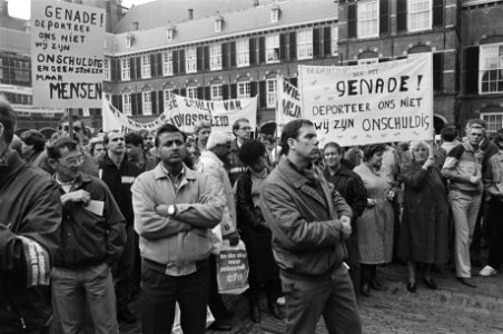 Demonstratie tegen voorgenomen overplaatsing van PTT naar Groningen boze PTT-ers, Bestanddeelnr 933-1461