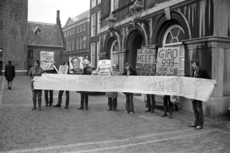 Demonstratie tegen beleid van regering van Pakistan bij ambassade van Pakistan D, Bestanddeelnr 925-1965