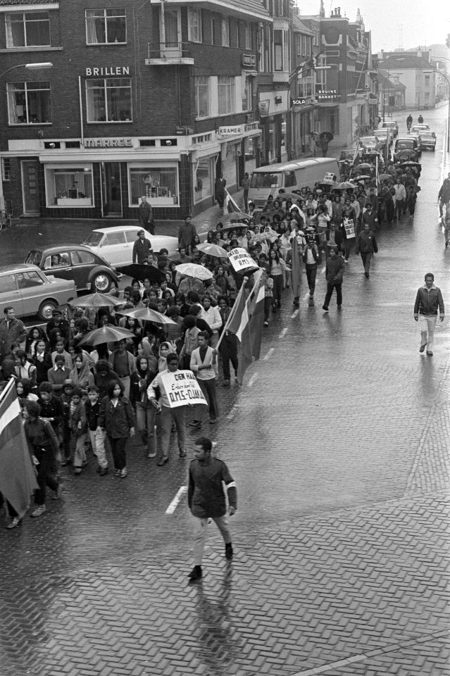 Demonstratie van Ambonezen Molukkers tegen bezoek van president Soeharto aan N, Bestanddeelnr 923-7701