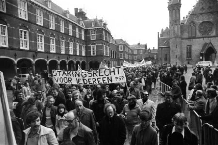 Demonstratie stakers in Den Haag, Bestanddeelnr 929-0350