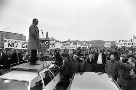 Demonstratie stakers in Den Haag tijdens bijeenkomst Malieveld, Bestanddeelnr 929-0348 photo