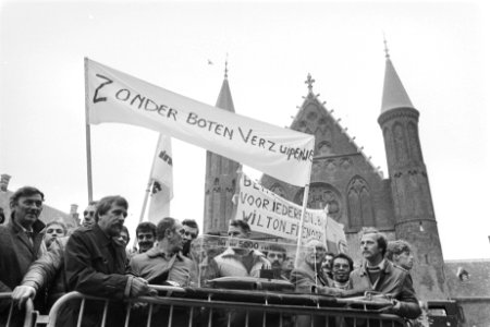 Demonstratie Wilton Fijenoord personeel op Binnenhof te weigeren exportvergunnin, Bestanddeelnr 932-8205