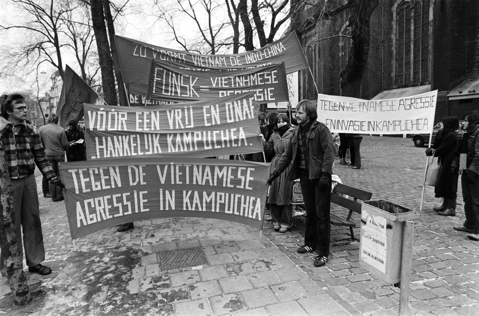 Demonstratie tegen Vietnamese agressie in Cambodja, Bestanddeelnr 930-0828