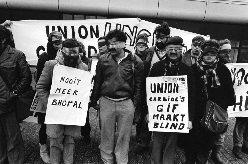 Demonstratie van actiegroep Nooit meer Bhopal bij Katalistiks in Leiderdorp, Bestanddeelnr 933-5006
