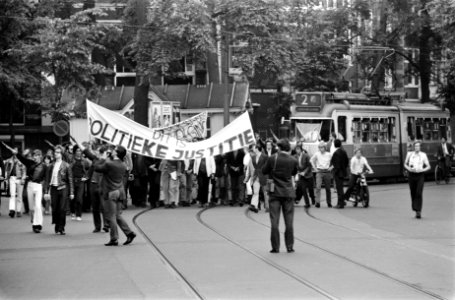 Demonstratie van arbeiders en studenten over massarechtszitting i.v.m. bezetting, Bestanddeelnr 922-5135