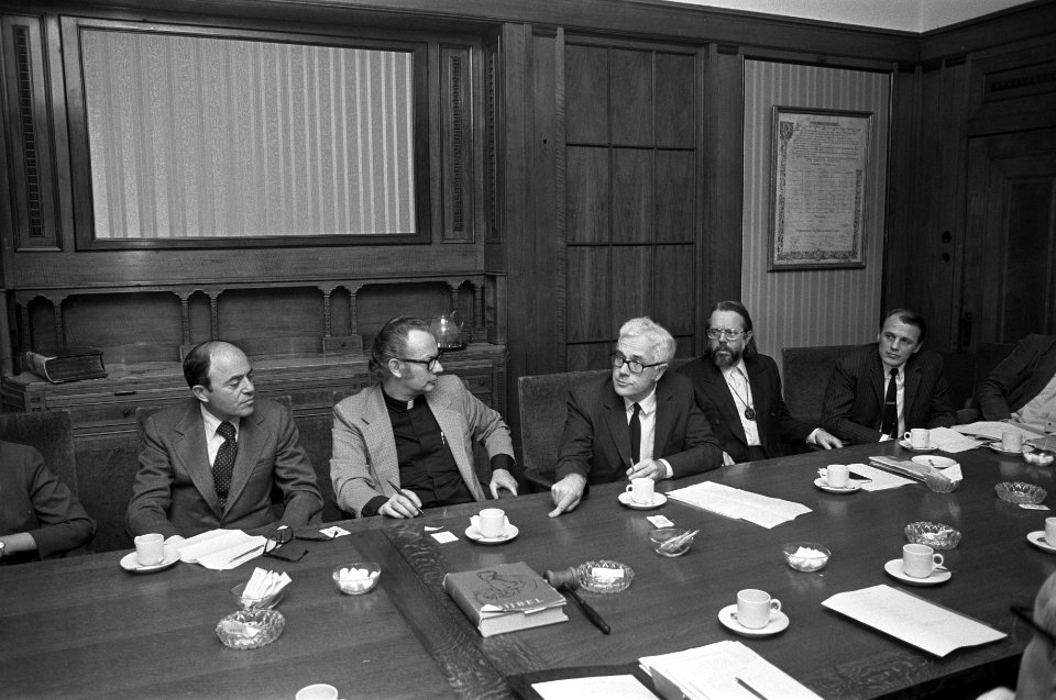 Delegatie van Amerikaanse Raad van Kerken spreekt met Nederlandse Kerken over bo, Bestanddeelnr 926-1452