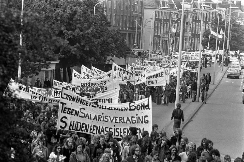 Demonstratie welzijnswerkers Den Haag vertrek van Malieveld, Bestanddeelnr 928-1646