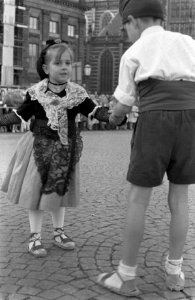 Demonstratie van Spaanse dansen door Centro Cultural Santiago Barcelona op de Da, Bestanddeelnr 911-6269