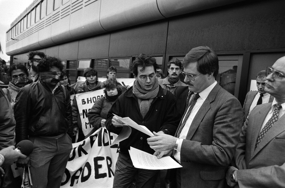 Demonstratie van actiegroep Nooit meer Bhopal bij Katalistiks in Leiderdorp e, Bestanddeelnr 933-5007