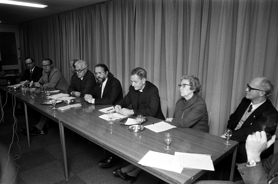 Delegatie van Amerikaanse Raad van Kerken spreekt met Nederlandse Kerken over bo, Bestanddeelnr 926-1455
