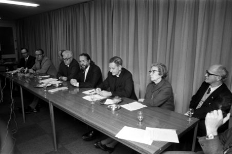 Delegatie van Amerikaanse Raad van Kerken spreekt met Nederlandse Kerken over bo, Bestanddeelnr 926-1455