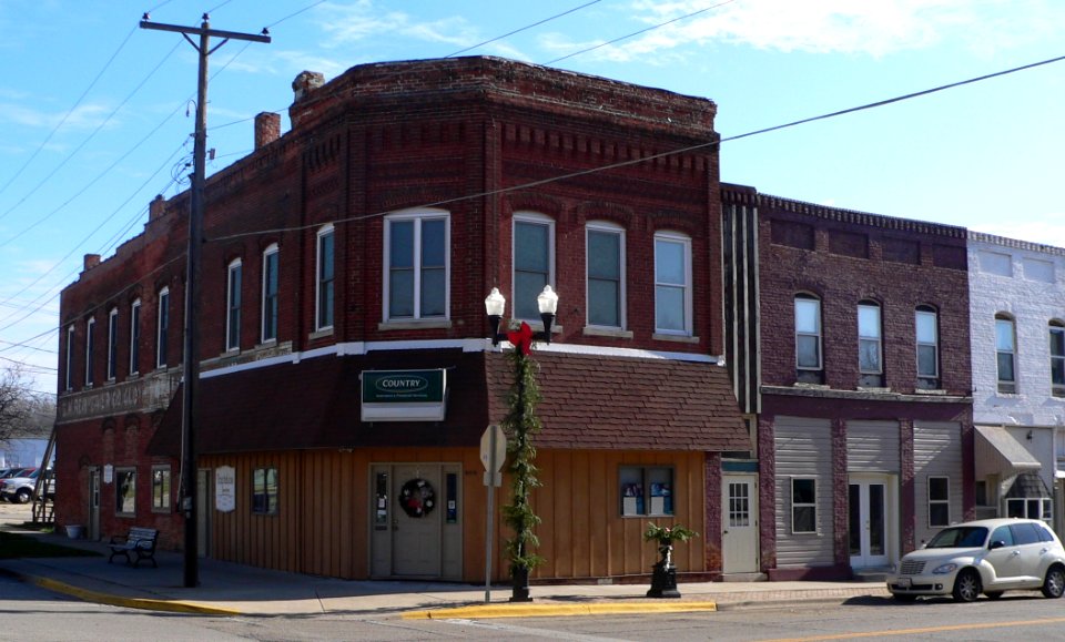 Delavan, Illinois 400-404 Locust St from NW