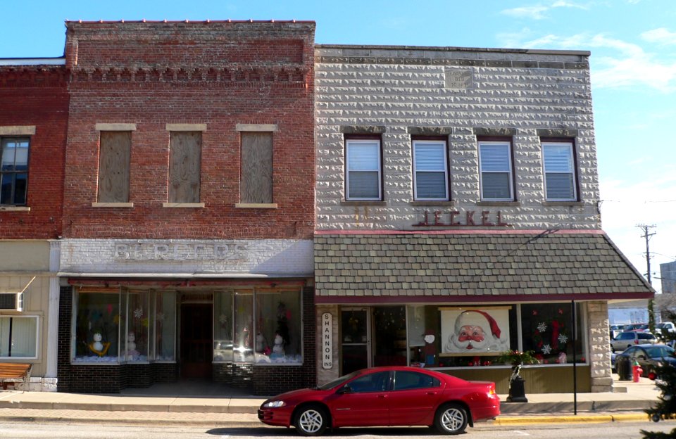 Delavan, Illinois 322-324 Locust St