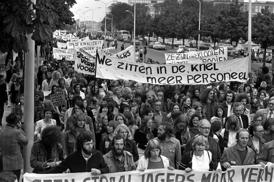 Demonstratie welzijnswerkers Den Haag vertrek van Malieveld, Bestanddeelnr 928-1645