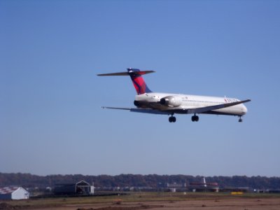 Delta MD-88 N923DN KDCA 2