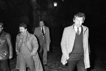Delegatie FNV voor deur minister Algemene Zaken op Binnenhof (met o.a. Kok, Bode, Bestanddeelnr 932-8858