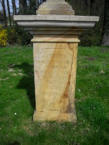 Delbrück-Wegekreuz Lipplinger Straße - Inschrift vorne