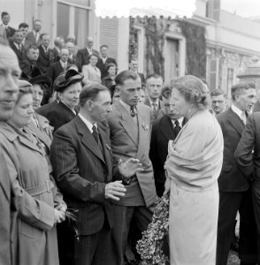 Delegaties uit de getroffen gebieden werden door H. M. ontvangen, Bestanddeelnr 905-6970