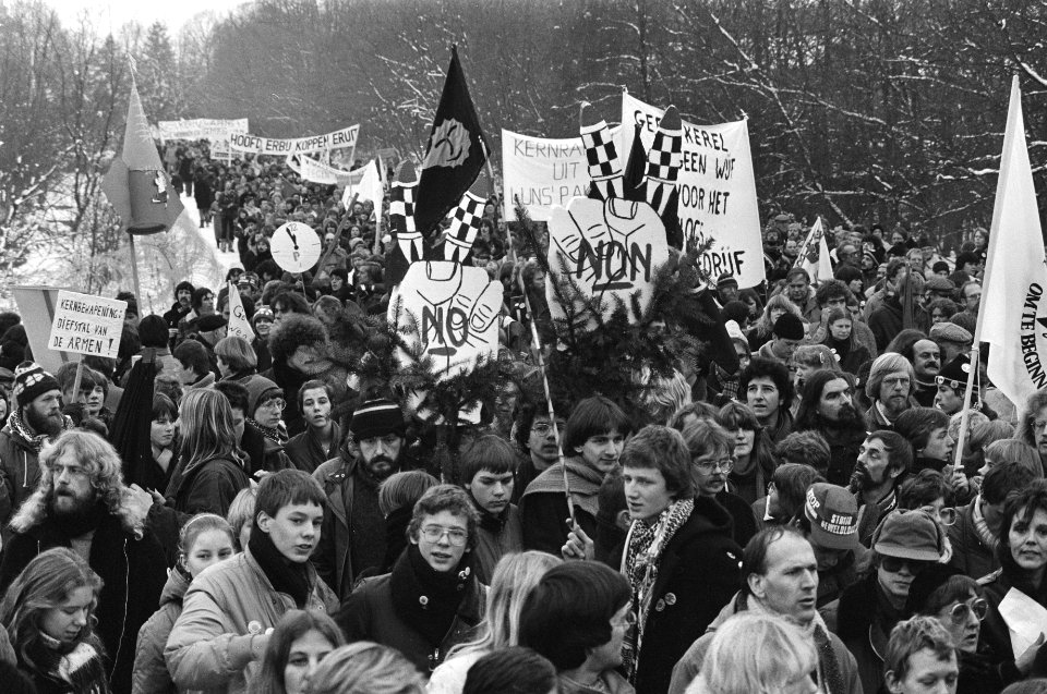 Demonstratie bij NAVO-basis Havelterberg tegen kernwapens en het gedwongen lopen, Bestanddeelnr 931-8815