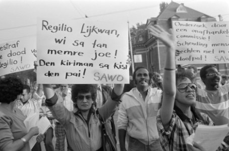 Demonstratie bij gevangenis Havenstraat in Amsterdam in verband met problemen da, Bestanddeelnr 934-0674