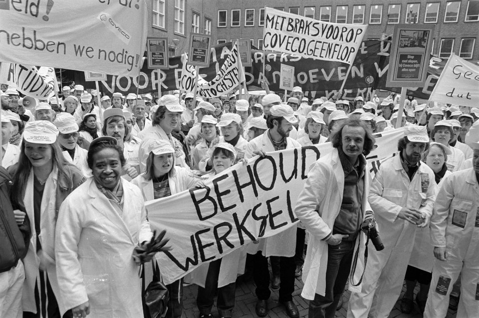 Demonstratie bij Ministerie van Landbouw door 400 werknemers van vleeswarenconcern Coveco tegen dreigende massa-ontslag, Bestanddeelnr 931-3546