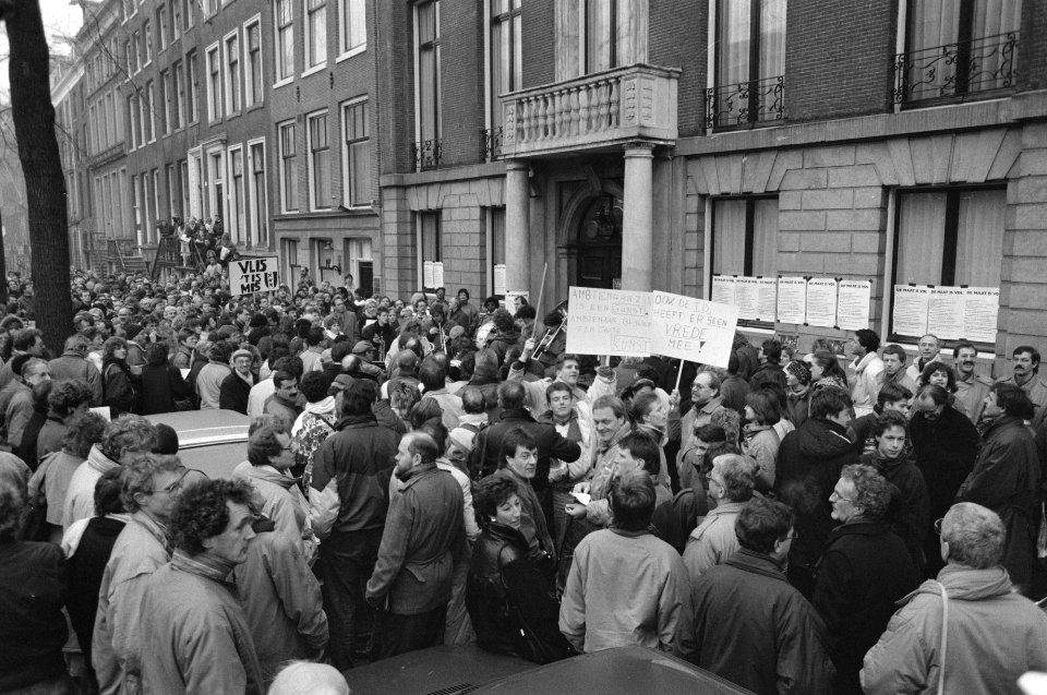 Demonstratie bij de ambtswoning van de burgemeester van Amsterdam, Bestanddeelnr 934-3920