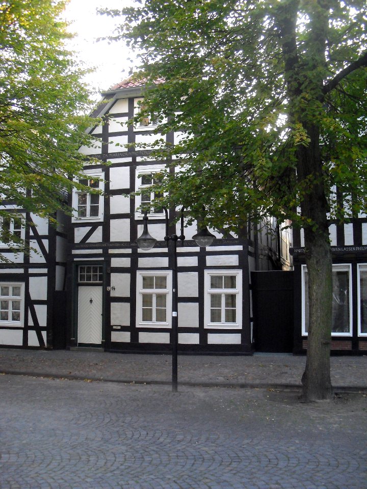 Delbrueck-Kirchplatz 14