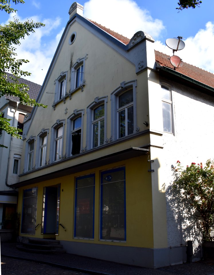 Delbrück - Kirchplatz 6
