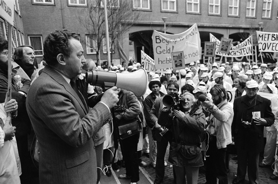 Demonstratie bij Ministerie van Landbouw door 400 werknemers van vleeswarenconcern Coveco tegen dreigende massa-ontslag, Bestanddeelnr 931-3547