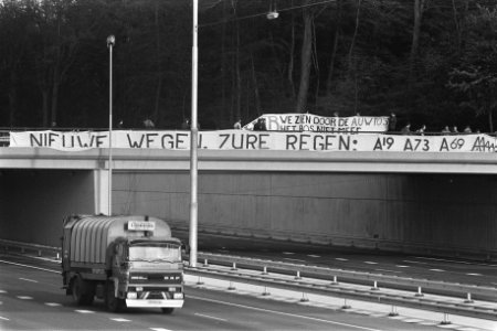 Demonstratie bij opening rijksweg A27 bij Amelisweerd, Bestanddeelnr 933-8004