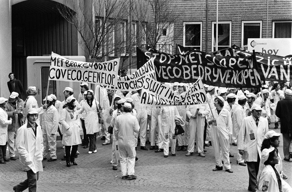 Demonstratie bij Ministerie van Landbouw door 400 werknemers van vleeswarenconce, Bestanddeelnr 931-3551