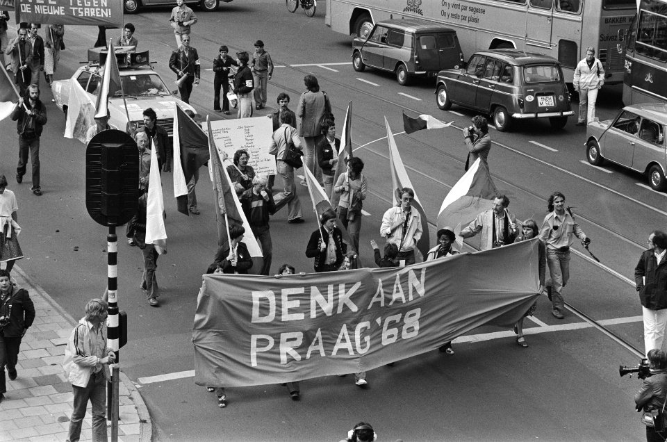 Demonstratie Denk om Praag 68, Bestanddeelnr 929-8730